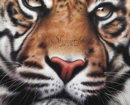 dessin tigre portrait tableau Art animalier : une tête de tigre, réalisé avec la technique du pastel sec, avec fond moderne graphique.. Meilleur artiste pastelliste animalier.